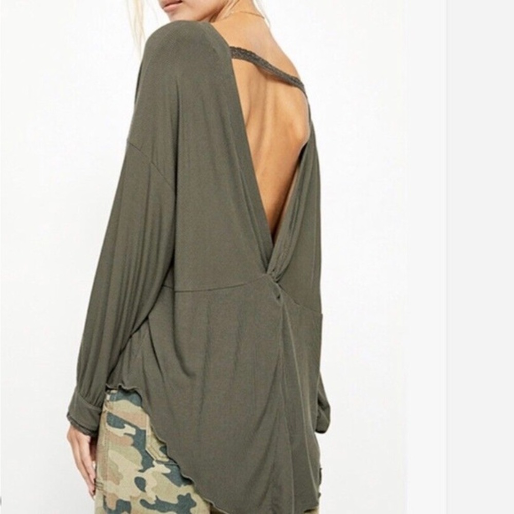 Free People shimmy shake tunic knit top in Army. Sz Small. New